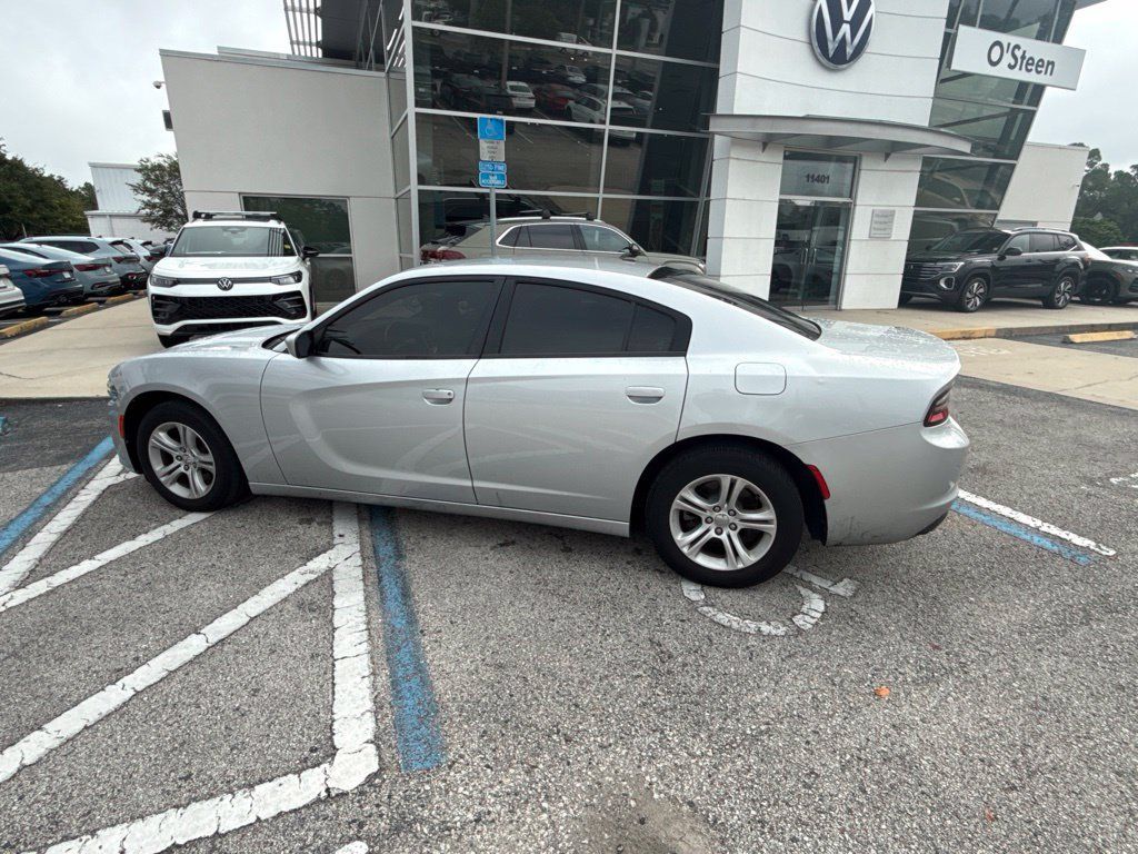 Used 2019 Dodge Charger SXT RWD image 11