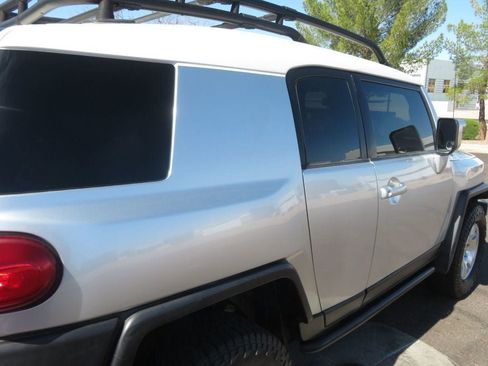 Used 2007 Toyota FJ Cruiser 4WD w/ Upgrade Pkg 1 image 10