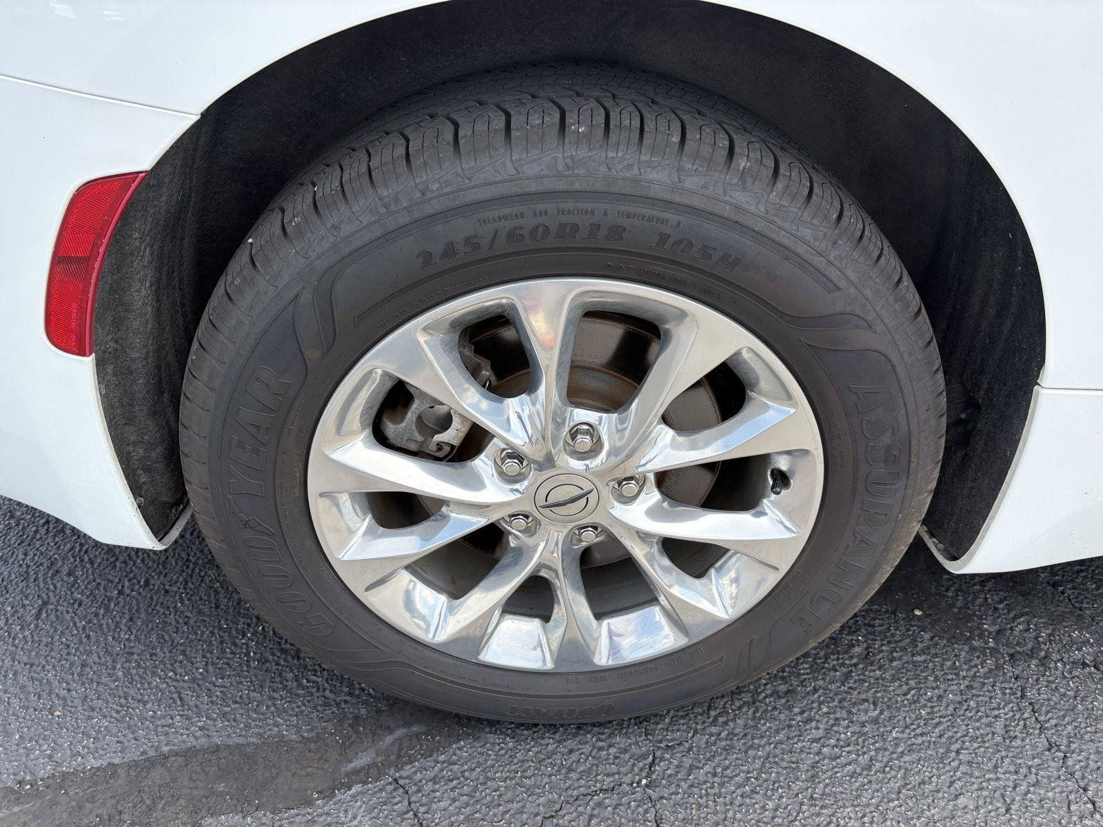 Used 2022 Chrysler Pacifica Touring-L AWD/4WD image 23