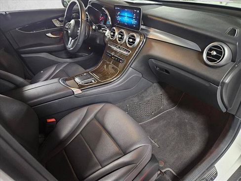 Used 2020 Mercedes-Benz GLC 300 image 19