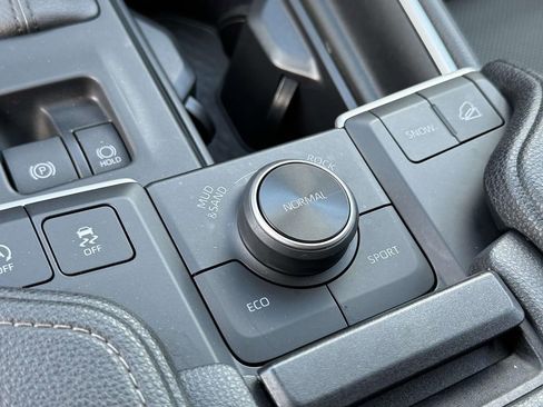 Used 2025 Toyota Grand Highlander AWD image 30