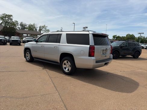Used 2016 Chevrolet Suburban LS image 3