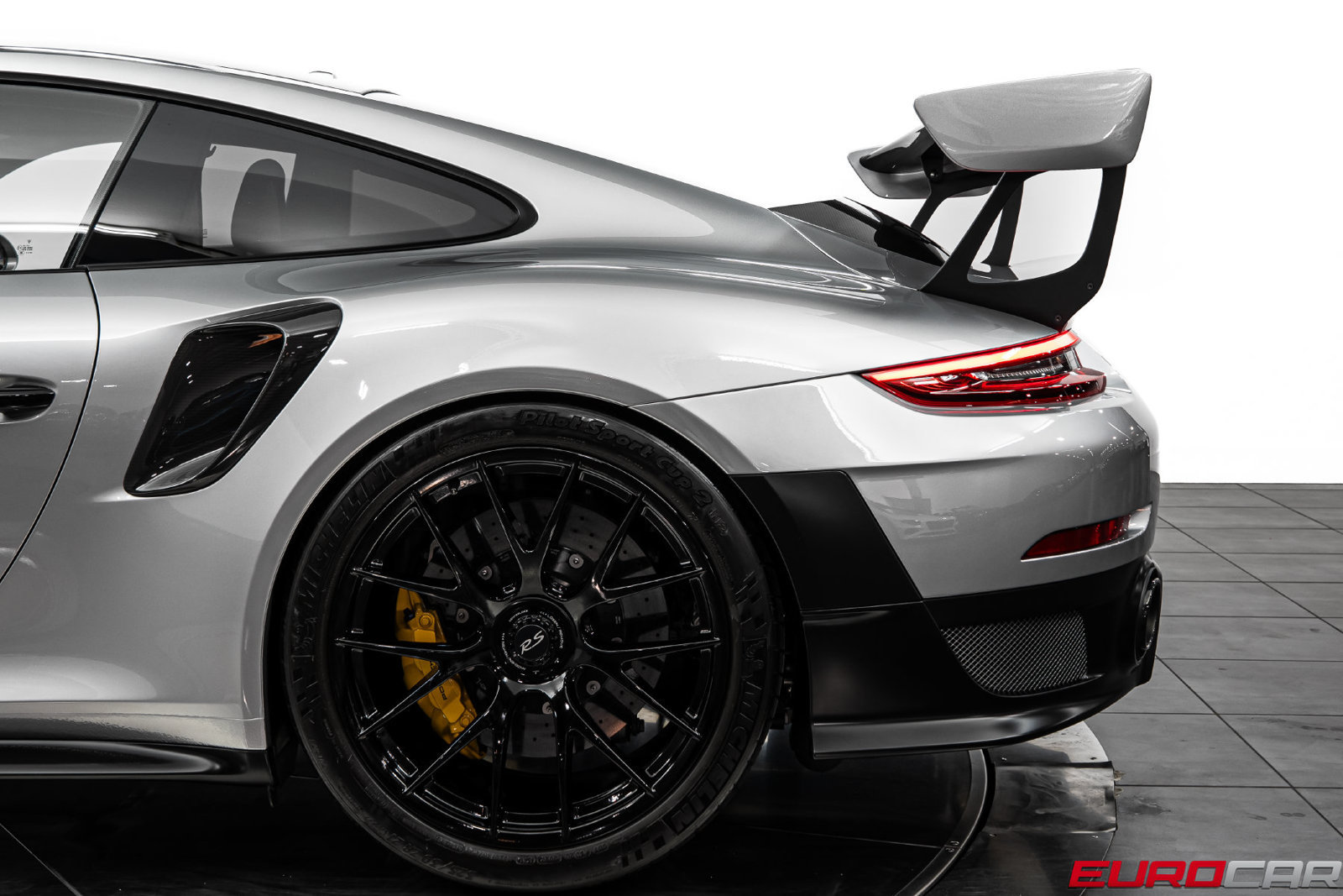 Used 2018 Porsche 911 GT2 RS RWD image 20