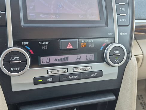 Used 2012 Toyota Camry XLE w/ Leather Pkg FWD image 21