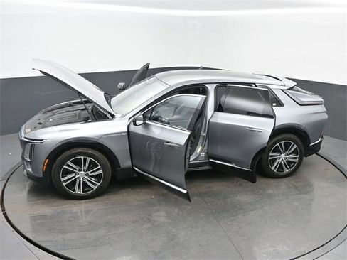 Used 2024 Cadillac Lyriq Luxury w/ LPO, Floor Liner Package image 63
