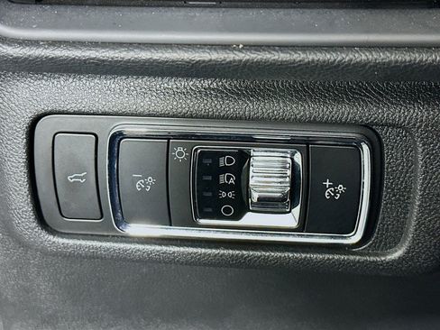 Used 2024 Lincoln Corsair Reserve image 16