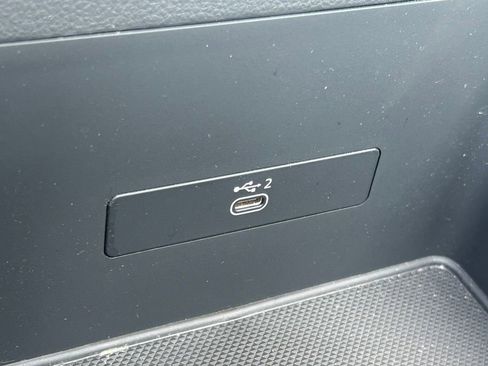 Used 2024 Audi Q5 e Premium Plus w/ Premium Plus Package image 37