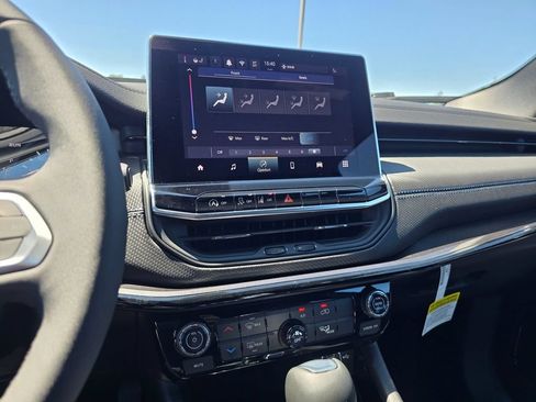 New 2026 Jeep Compass Latitude AWD/4WD image 21