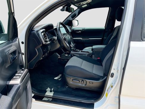 Used 2023 Toyota Tacoma TRD Off-Road image 19