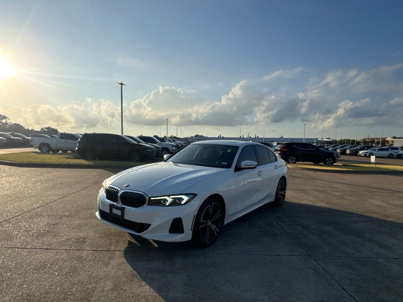 Used 2023 BMW 330i Sedan w/ Premium Package RWD image 9