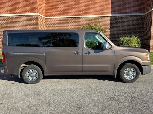 Used 2018 Nissan NV 3500 SV w/ Navigation Package image 15