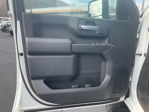 Used 2024 Chevrolet Silverado 2500 Custom w/ Custom Value Package image 17