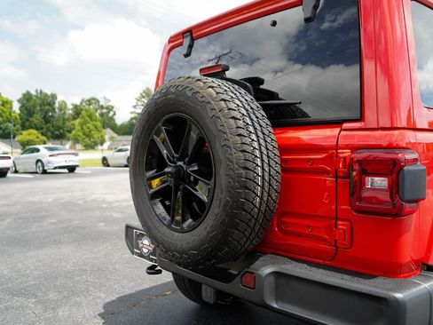 Used 2021 Jeep Wrangler Unlimited Sahara AWD/4WD image 19