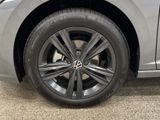 Used 2023 Volkswagen Jetta SE w/ Panoramic Sunroof Package image 2