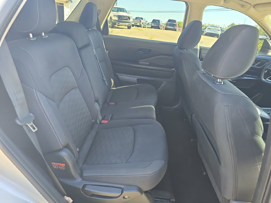 Used 2023 Nissan Pathfinder S AWD/4WD image 15