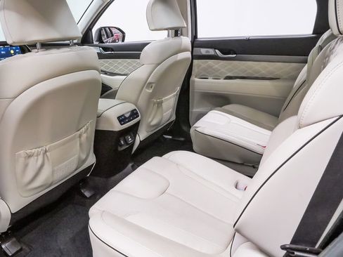 Used 2021 Hyundai Palisade Calligraphy image 11