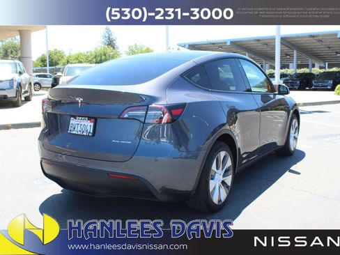 Used 2021 Tesla Model Y Long Range AWD/4WD image 7