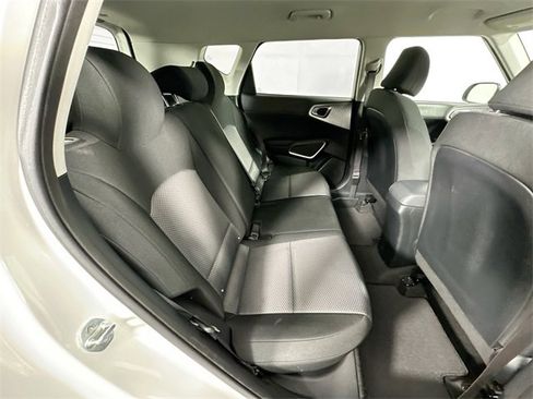 Used 2022 Kia Soul LX image 26