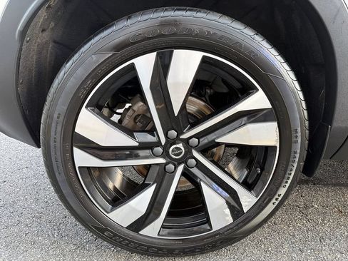Certified 2023 Volvo XC40 B5 Plus w/ Protection Package Premier AWD/4WD image 12