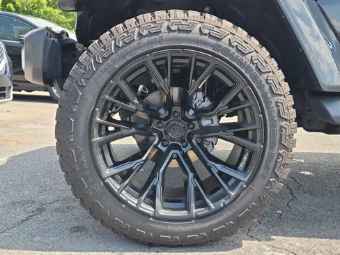 Used 2021 Jeep Wrangler Unlimited Sahara w/ Cold Weather Group AWD/4WD image 14