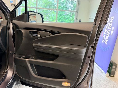 Used 2019 Honda Pilot Touring image 27