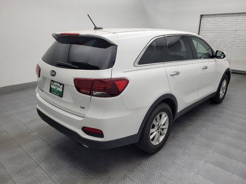 Used 2020 Kia Sorento LX image 9