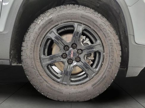 Used 2023 GMC Acadia AT4 image 3