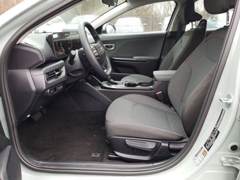 New 2025 Kia K4 LXS image 14