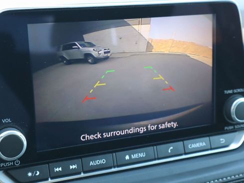 Used 2023 Nissan Rogue S FWD image 7