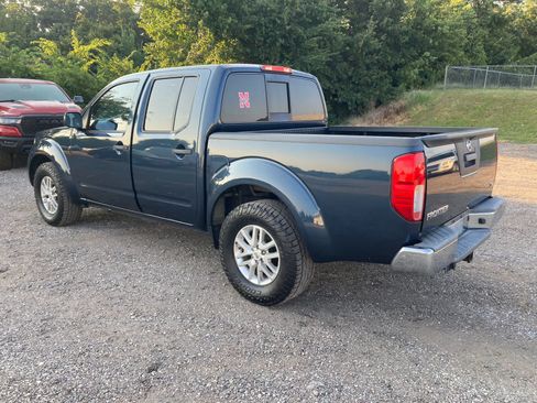 Used 2016 Nissan Frontier SV RWD image 5