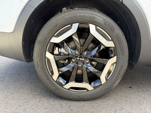 Used 2025 Kia Telluride S image 8