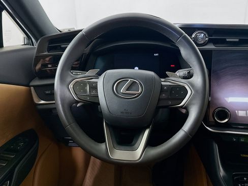 Used 2023 Lexus RZ 450e Premium w/ Technology Package AWD/4WD image 18