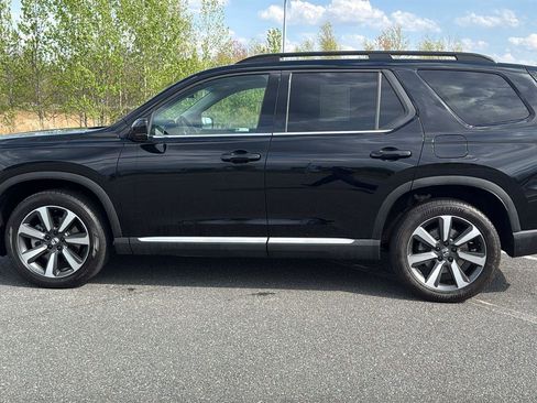 Used 2025 Honda Pilot Touring image 10