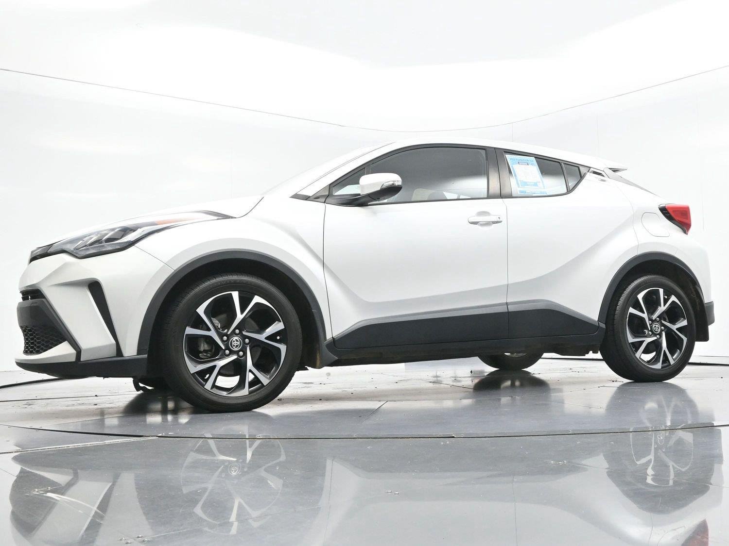 Used 2022 Toyota C-HR XLE FWD image 43
