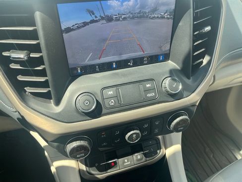 Used 2021 GMC Acadia Denali w/ Denali Technology Package FWD image 15