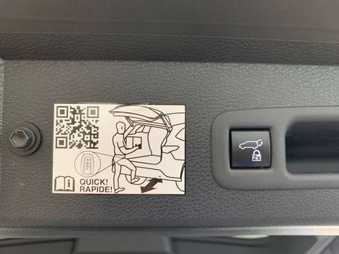 Used 2024 Toyota Sienna XLE w/ XLE Plus Package AWD/4WD image 18