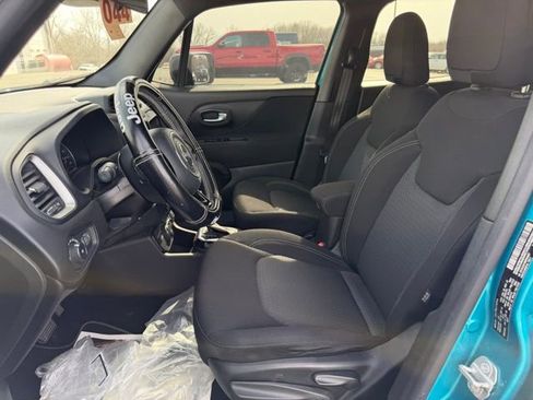 Used 2021 Jeep Renegade Latitude w/ Luxury Group II image 10