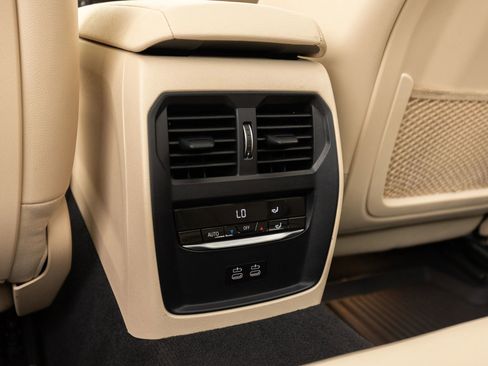 Used 2021 BMW 330i Sedan w/ Convenience Package image 33