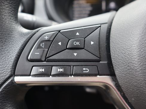 Used 2023 Nissan Kicks SV image 15