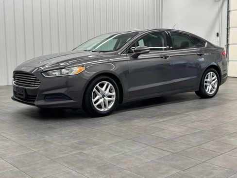 Used 2016 Ford Fusion SE FWD image 5