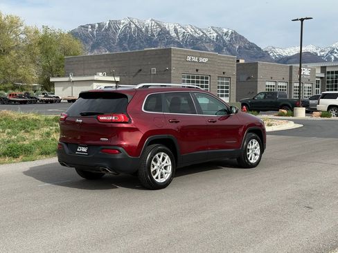 Used 2018 Jeep Cherokee Latitude image 9