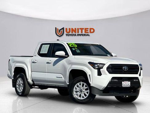 Certified 2025 Toyota Tacoma SR5 image 1
