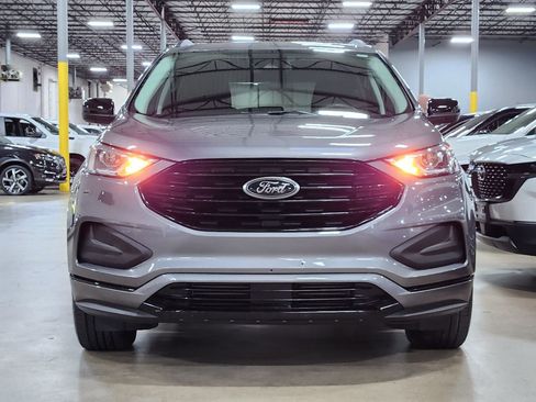 Used 2024 Ford Edge SE w/ Black Appearance Package image 2