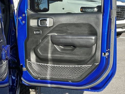 Used 2019 Jeep Wrangler Unlimited Rubicon w/ Dual Top Group image 16