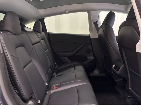 Used 2024 Tesla Model Y Long Range image 21