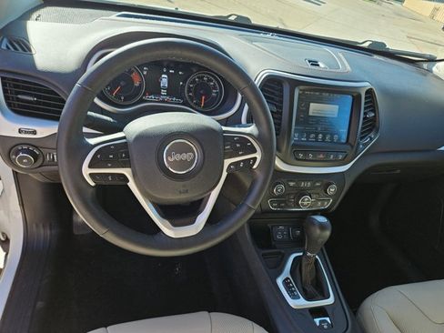 Used 2018 Jeep Cherokee Limited w/ Technology Group image 15