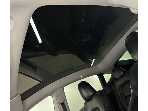 Used 2024 Tesla Model Y Long Range RWD image 38