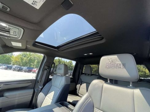 Used 2025 Chevrolet Silverado 2500 ZR2 w/ ZR2 Bison Edition AWD/4WD image 19