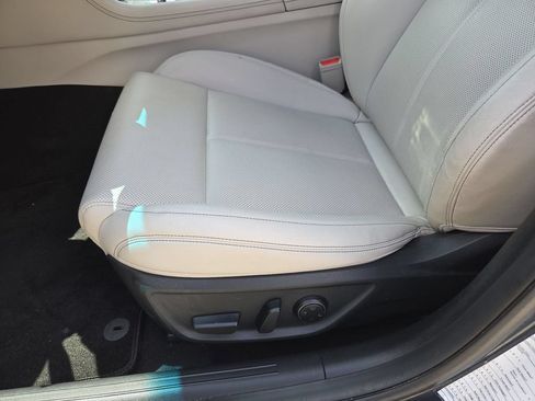 Used 2025 Genesis G70 2.5T RWD image 14
