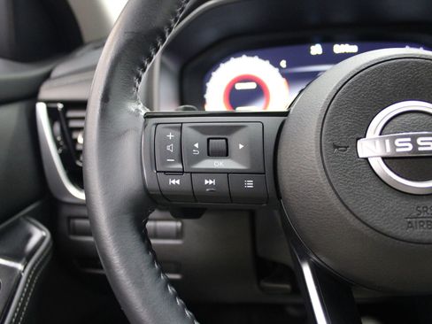 Used 2024 Nissan Rogue SL image 31